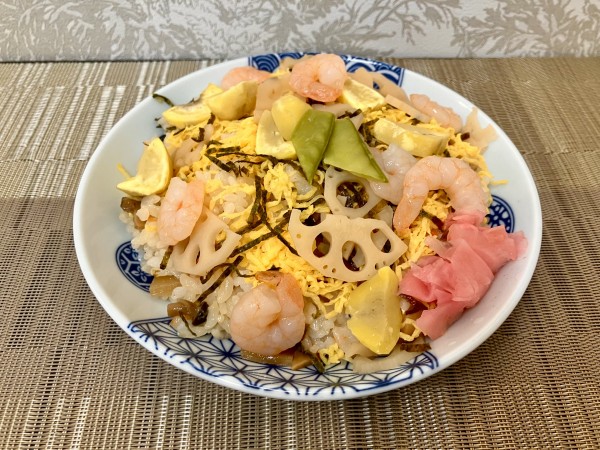 重陽の節句のランチ。栗入りの秋のちらし寿司