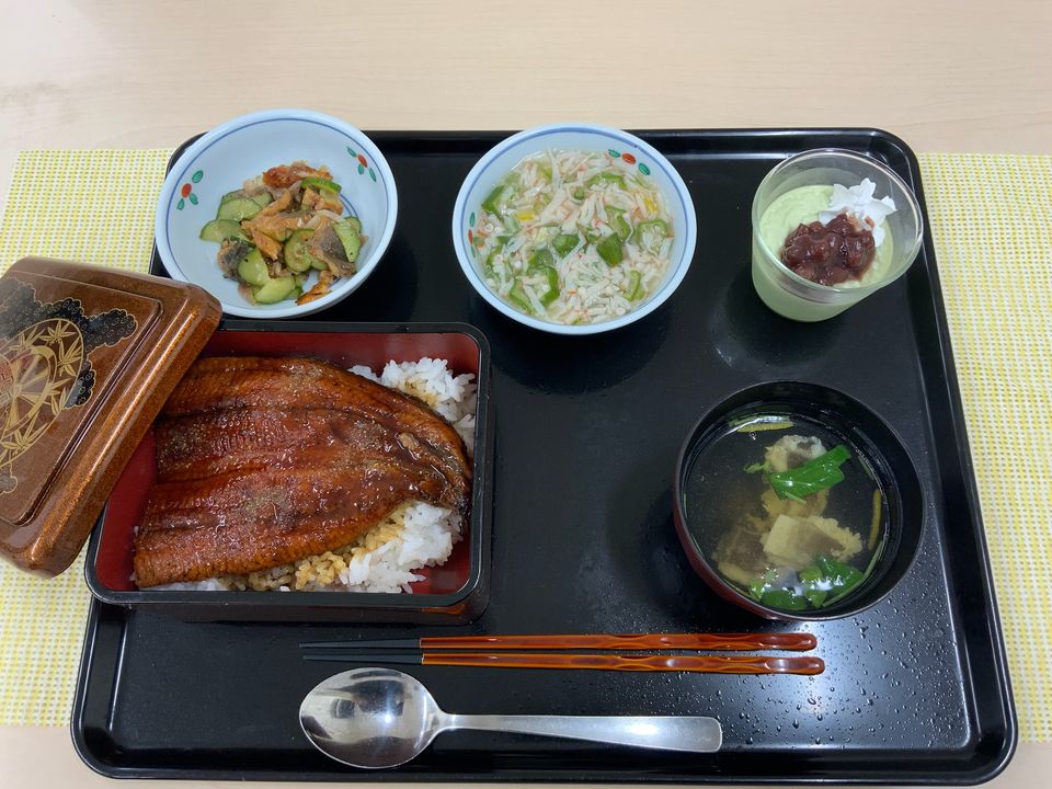 土用の丑の日の鰻重と、小鉢、吸い物
