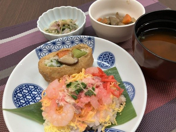 笹寿司と野沢菜のいなり寿司