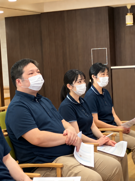 品格と温かさを伝える接遇研修の写真