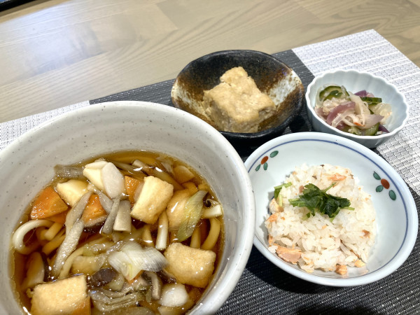 根菜たっぷり、けんちんうどんの写真